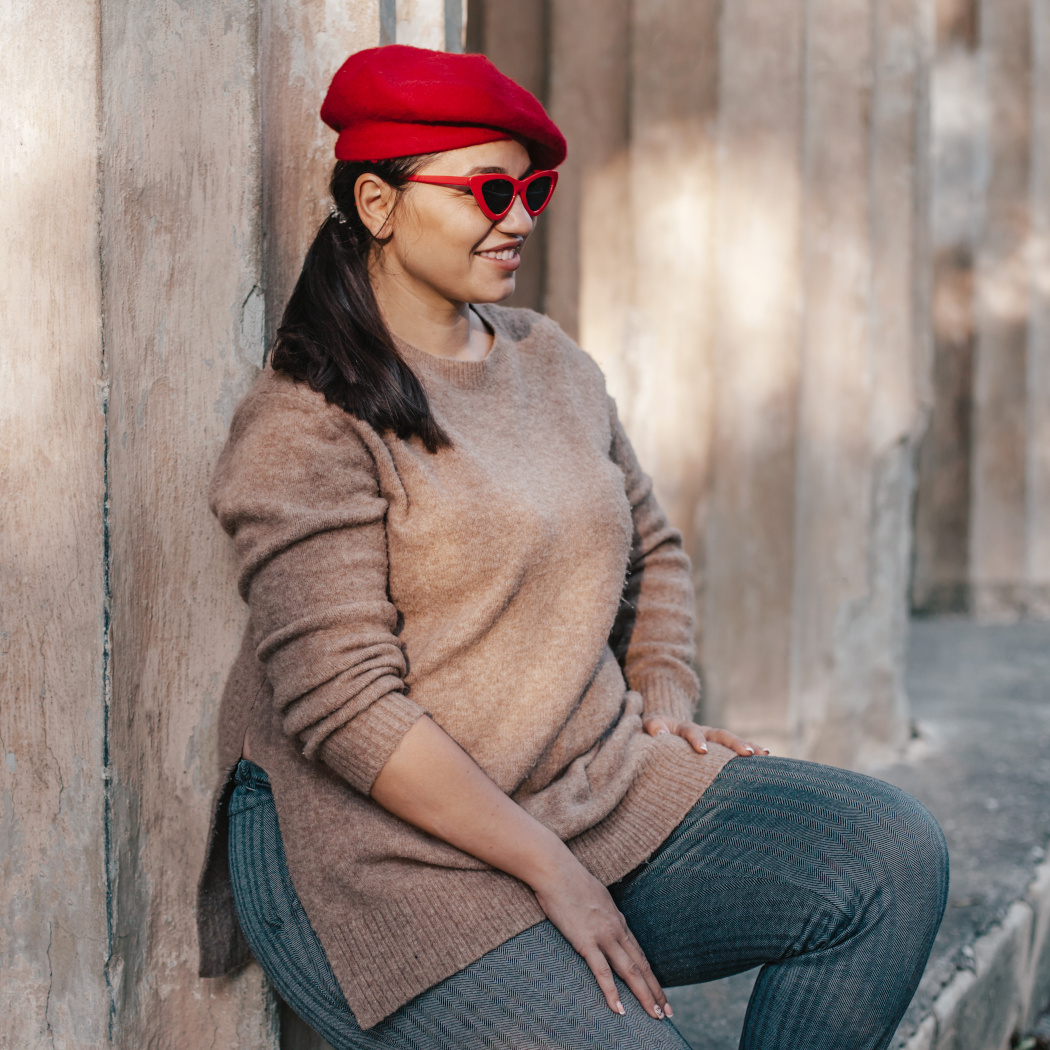 Stylizacje plus size na jesień i zimę 2021/2022 - najważniejsze trendy w modzie dla puszystych